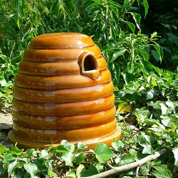 Wildlife World Ceramic Bumblebee Nester - Image 2